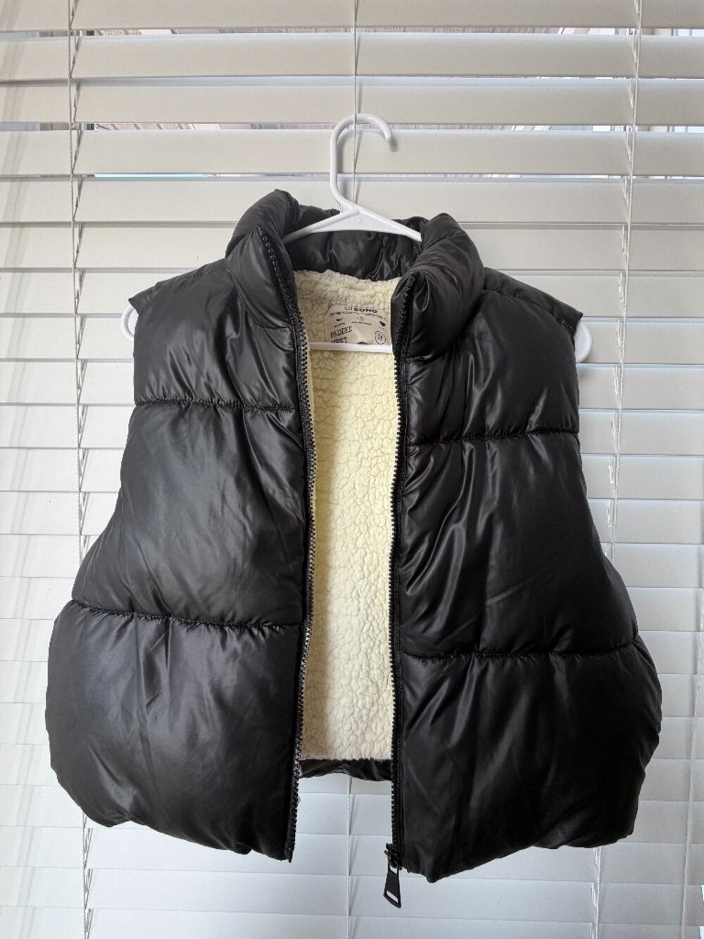 Ci Sono by Cavalini Women’s Puffer Vest in black